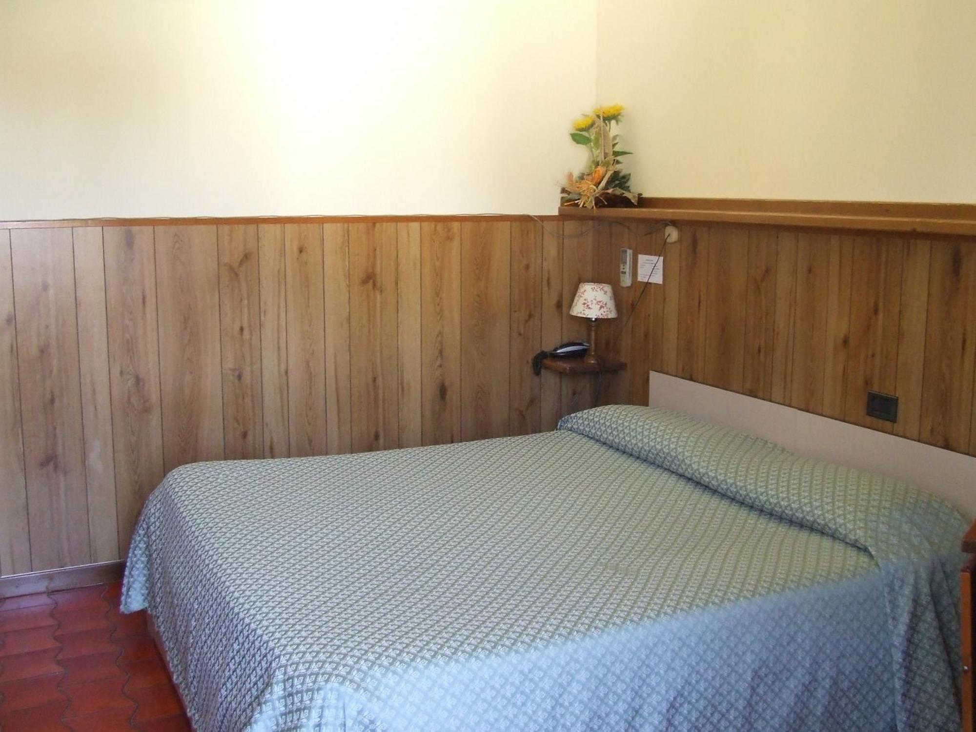 Albergo Il Cochino Montale  Exterior photo